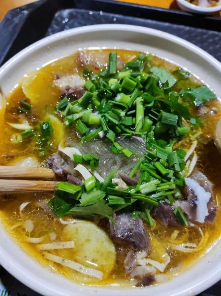 牛肉汤怎么炖好喝又嫩_家常牛肉汤的简单做法