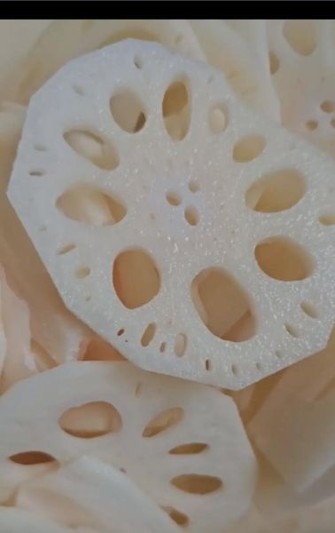 莲藕饺子馅怎么调好吃_莲藕饺子馅的做法窍门