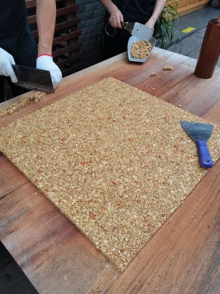 糖衣花生米怎么做_家常糖衣花生做法