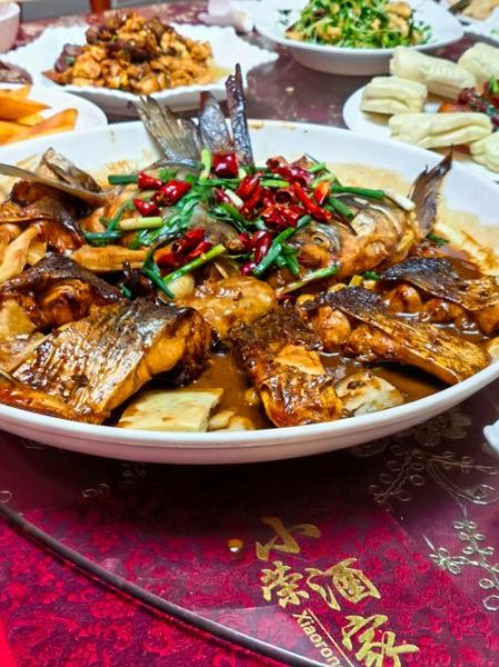 家常炖花鲢鱼怎么做_花鲢鱼炖多久才入味