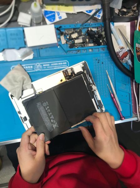 附近手机专卖店哪家好_换屏多少钱