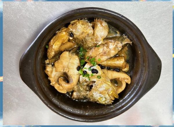 黄焖鱼怎么做_黄焖鱼家常做法视频教程