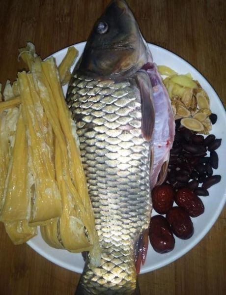 鲤鱼汤怎么做_鲤鱼汤的家常做法