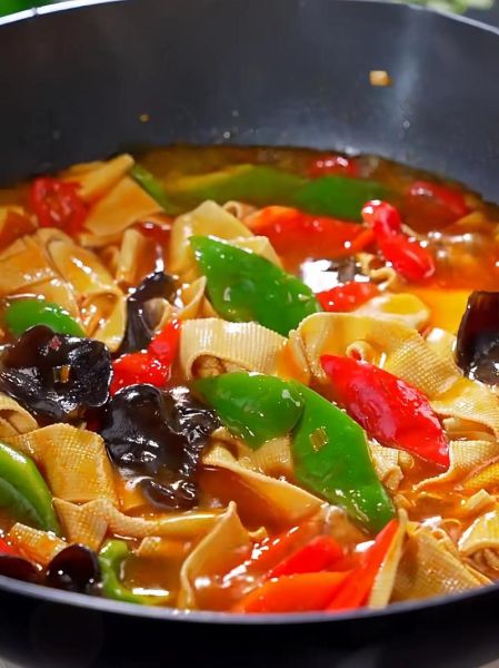 尖椒豆腐皮怎么炒好吃_家常尖椒豆腐皮做法