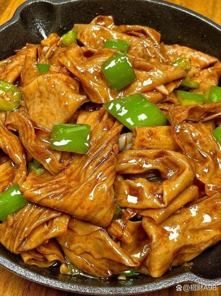 尖椒豆腐皮怎么炒好吃_家常尖椒豆腐皮做法