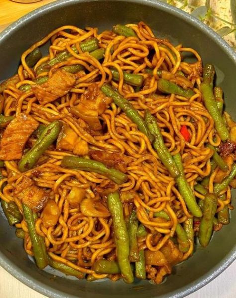 土豆焖面怎么做_家常土豆焖面最正宗做法