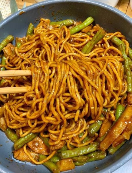 土豆焖面怎么做_家常土豆焖面最正宗做法