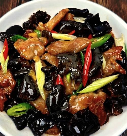 木耳炒肉怎么炒才嫩_木耳炒肉用干木耳还是鲜木耳
