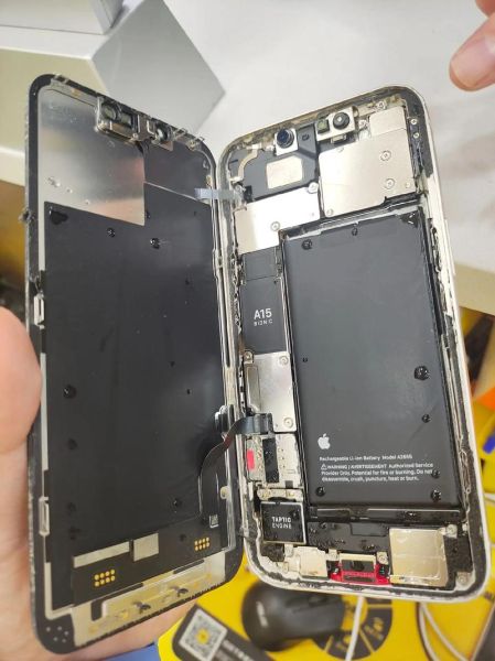 手机进水怎么处理_手机掉水里还能修好吗