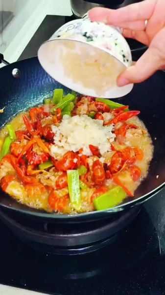 小龙虾怎么清洗_小龙虾家常做法