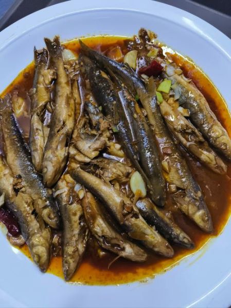 炖小鱼的家常做法_怎样炖小鱼不腥又入味