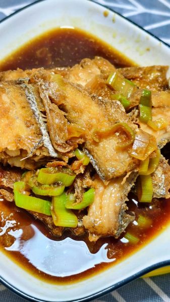 红烧带鱼怎么做好吃_家常红烧带鱼的做法