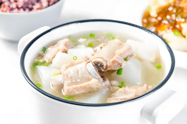 萝卜怎么做好吃_萝卜炖排骨的做法