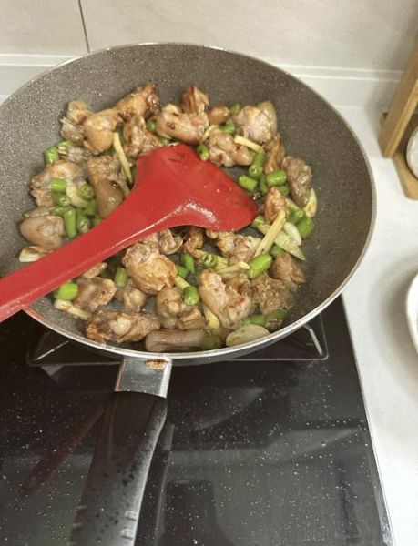 家常红烧兔肉怎么做_红烧兔肉焯水还是不焯水