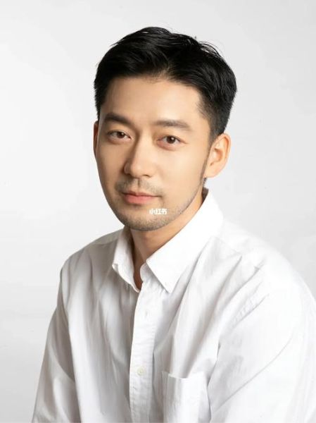 怎么留胡子好看_胡子怎么修剪有型