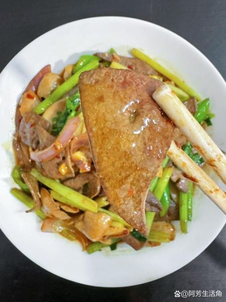 芹菜炒猪肝怎么做_猪肝炒多久才嫩