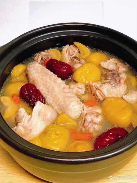 板栗焖鸡怎么做_板栗焖鸡需要焯水吗