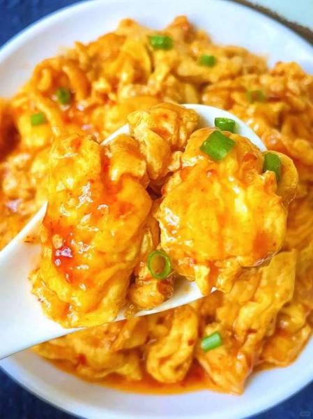 炒鸡蛋怎么炒才蓬松_炒鸡蛋要不要加水