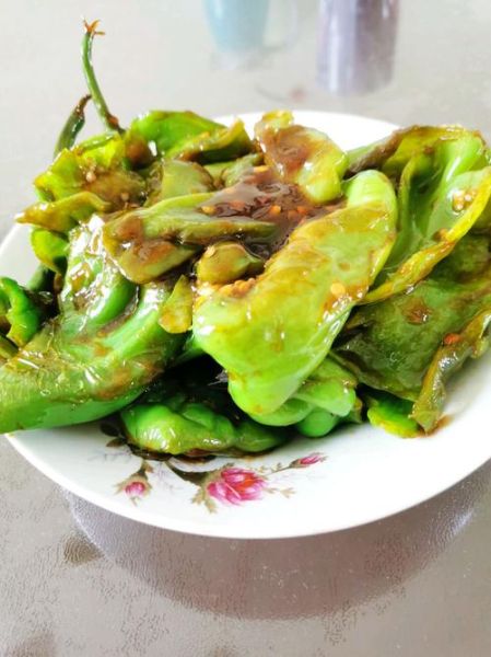 油焖辣椒咸菜怎么做_油焖辣椒咸菜家常做法