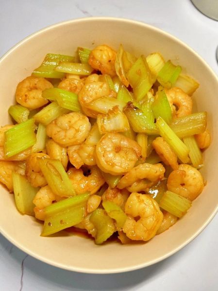 炒虾仁怎么做好吃_家常炒虾仁做法步骤