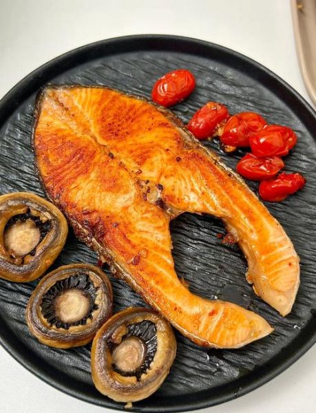 煎三文鱼最简单的做法_三文鱼怎么煎才好吃