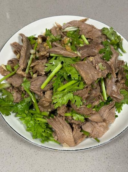 牛肉凉拌怎么做好吃_牛肉凉拌做法窍门