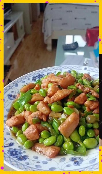 青椒炒毛豆怎么炒好吃_青椒炒毛豆的家常做法