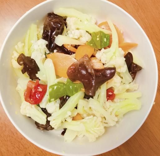 拌花菜的做法_怎么拌花菜好吃又脆