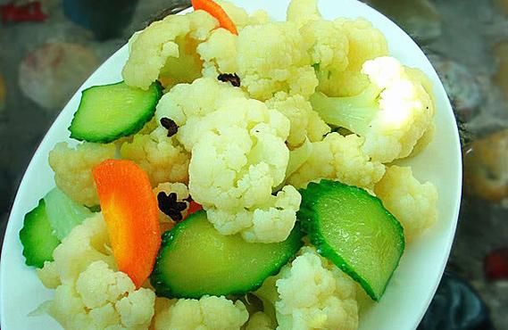 拌花菜的做法_怎么拌花菜好吃又脆