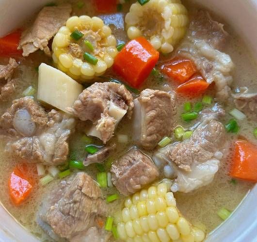 排骨炖玉米怎么做_排骨炖玉米需要焯水吗