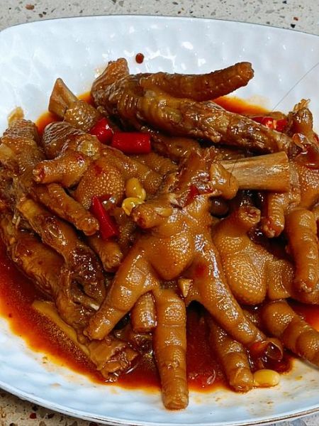 红烧鸡爪家常做法_鸡爪怎么烧才软糯入味