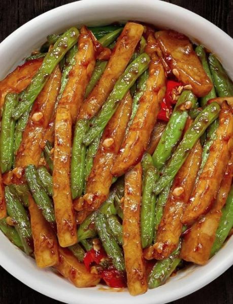 土豆炒豆角怎么做_土豆炒豆角要不要焯水