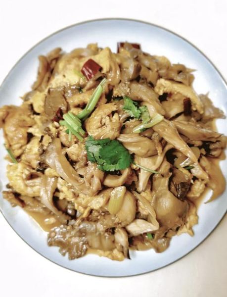 素炒蘑菇怎么炒好吃_家常素炒蘑菇的做法步骤