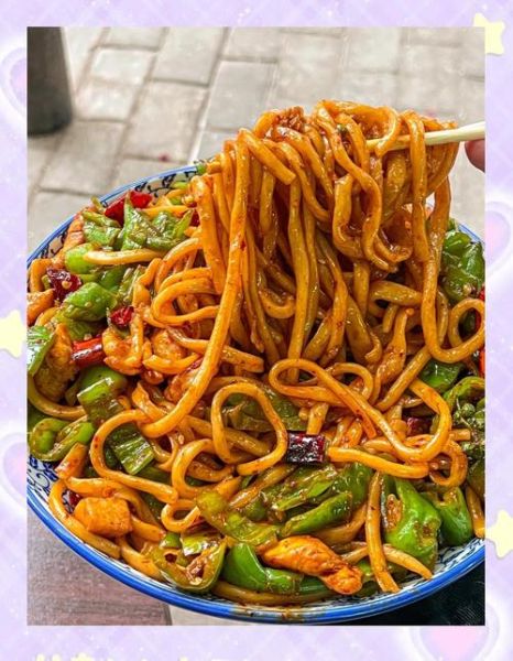 双椒鸡捞面怎么做_鸡捞面辣度如何调节