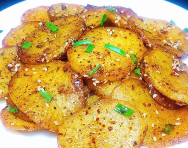 香辣土豆片怎么做_香辣土豆片需要焯水吗