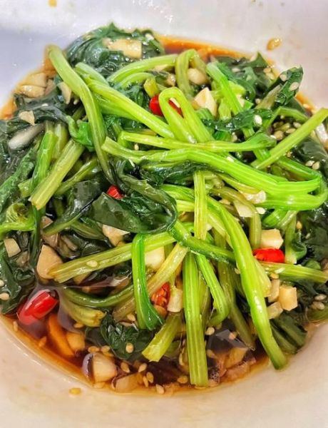 清炒菠菜怎么炒不涩_清炒菠菜焯水几分钟