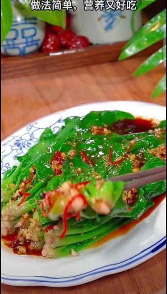 清炒菠菜怎么炒不涩_清炒菠菜焯水几分钟