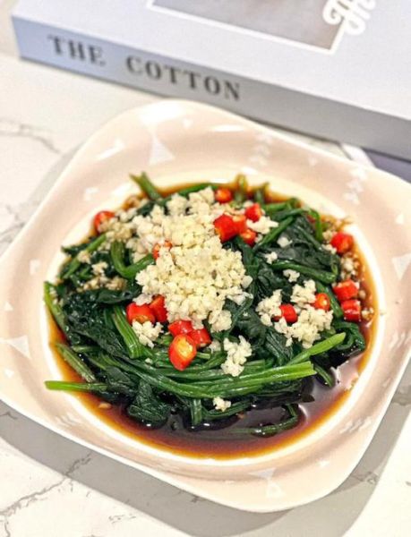 清炒菠菜怎么炒不涩_清炒菠菜焯水几分钟