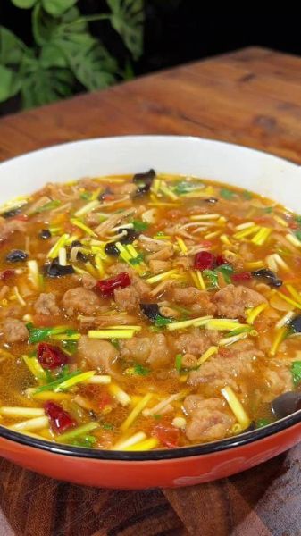 酸汤酥肉的家常做法_酸汤酥肉怎么做好吃又简单