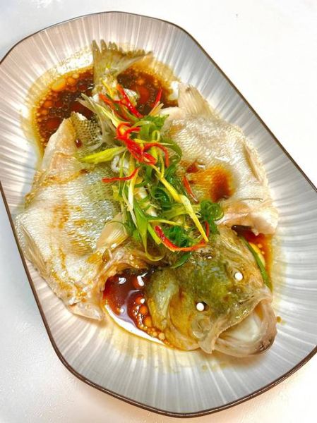 清蒸鲈鱼怎么做_清蒸鲈鱼需要蒸多久