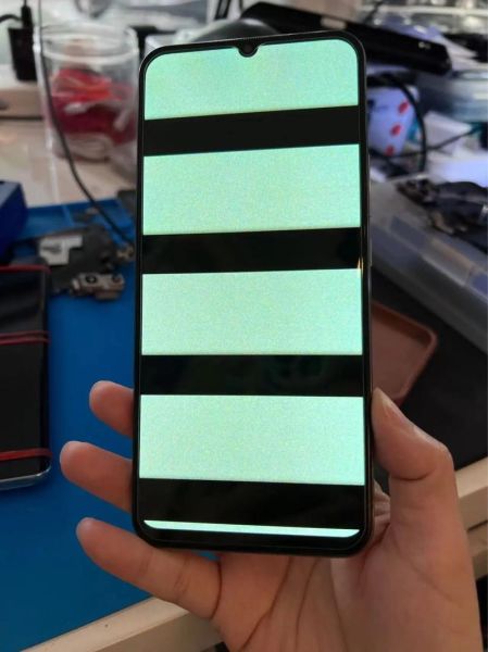 手机突然花屏了怎么回事_花屏原因及解决方法
