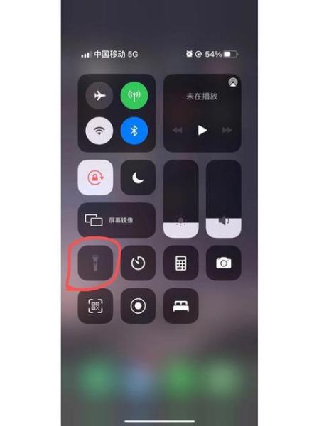 手机电筒在哪里打开_手机电筒怎么开