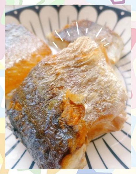 煎鱼怎么不粘锅_煎鱼不破皮的小窍门