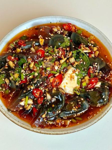 皮蛋豆腐怎么做_皮蛋豆腐酱汁怎么调