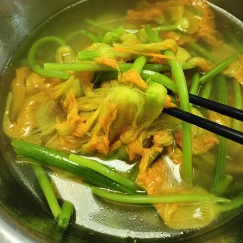 南瓜花怎么做好吃_南瓜花的做法大全