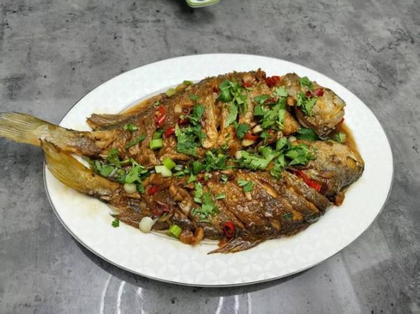 炖黄花鱼的家常做法_黄花鱼怎么炖不腥