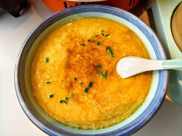 蛋羹怎么蒸才嫩滑_鸡蛋羹水和蛋的比例是多少