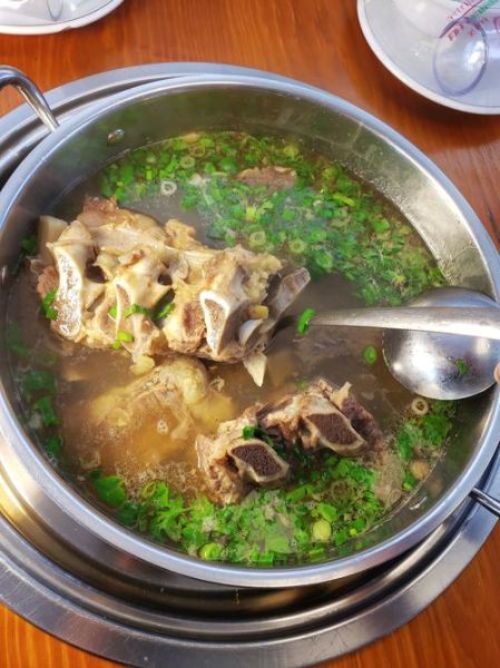 牛排骨汤怎么炖好喝_牛排骨汤的做法大全