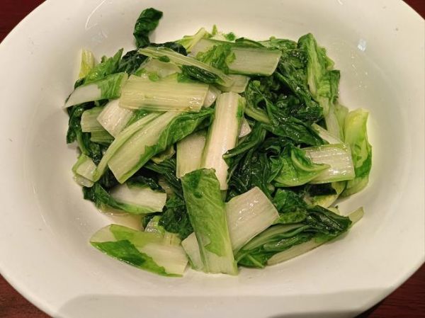 清炒小白菜怎么炒好吃_清炒小白菜需要焯水吗