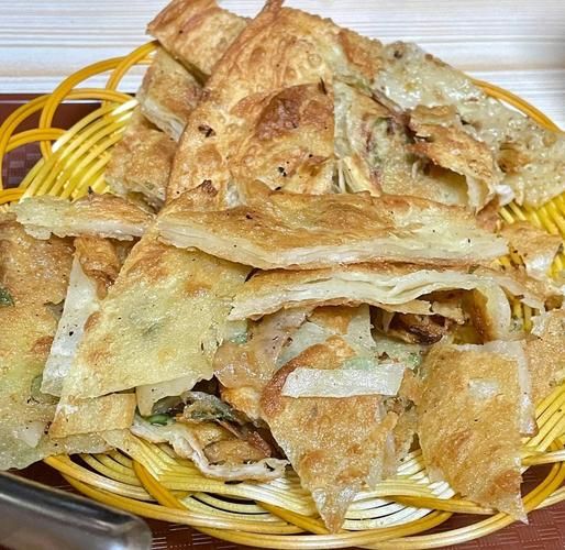 正宗葱花饼怎么做_葱花饼酥脆分层技巧